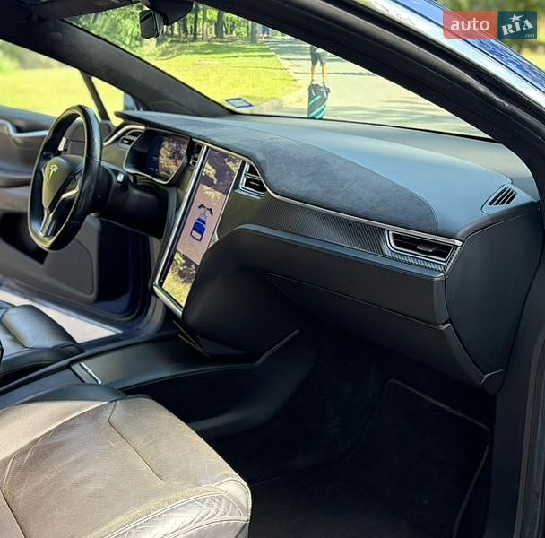 Позашляховик / Кросовер Tesla Model X 2016 в Харкові