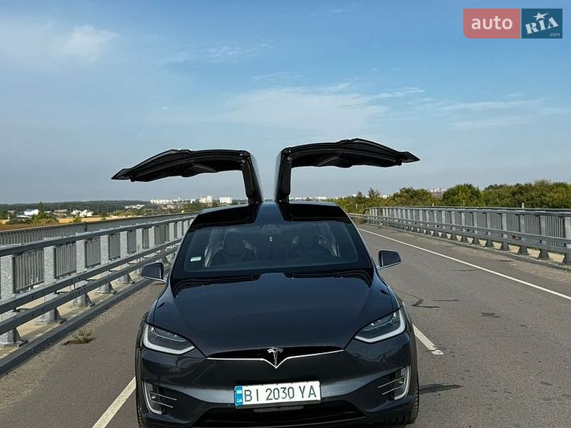 Позашляховик / Кросовер Tesla Model X 2018 в Полтаві