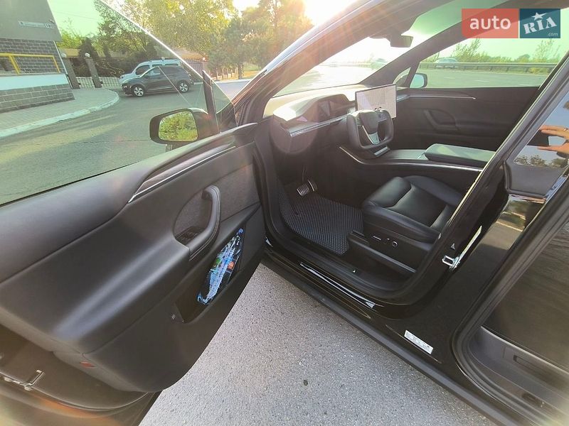 Позашляховик / Кросовер Tesla Model X 2023 в Дніпрі фото 9 Позашляховик / Кросовер Tesla Model X 2023 в Дніпрі