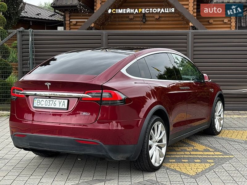 Позашляховик / Кросовер Tesla Model X 2016 в Стрию