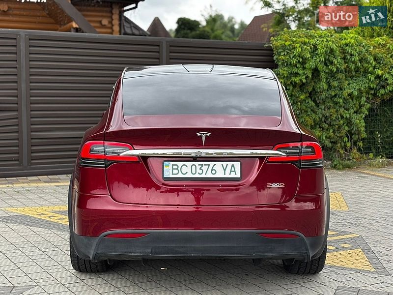 Позашляховик / Кросовер Tesla Model X 2016 в Стрию