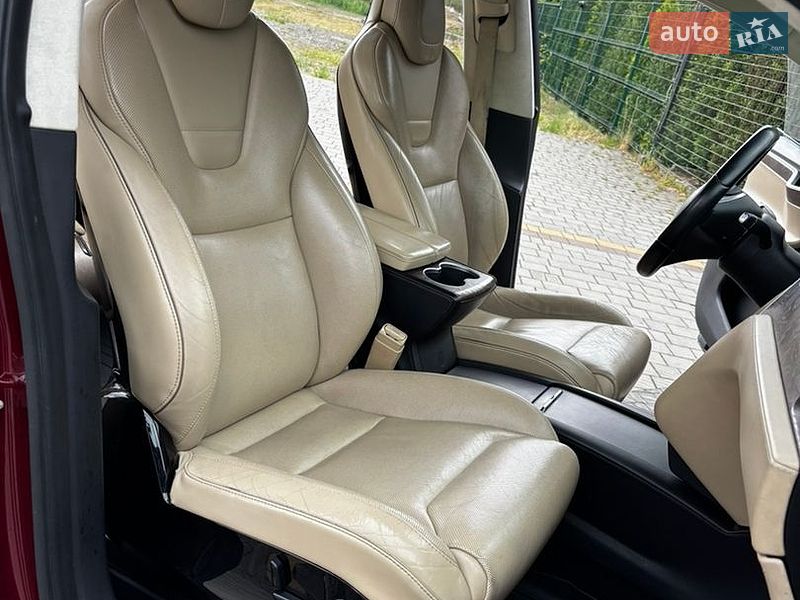 Позашляховик / Кросовер Tesla Model X 2016 в Стрию
