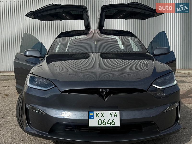 Tesla Model X 2023