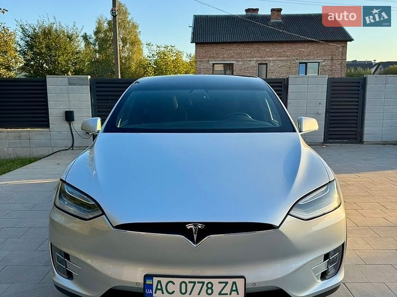 Позашляховик / Кросовер Tesla Model X 2018 в Львові фото 4 Позашляховик / Кросовер Tesla Model X 2018 в Львові