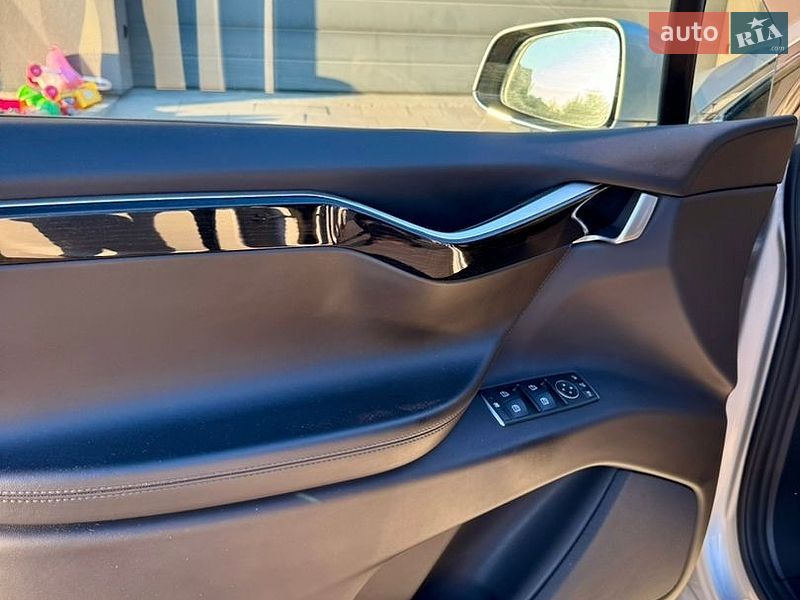 Позашляховик / Кросовер Tesla Model X 2018 в Львові фото 10 Позашляховик / Кросовер Tesla Model X 2018 в Львові