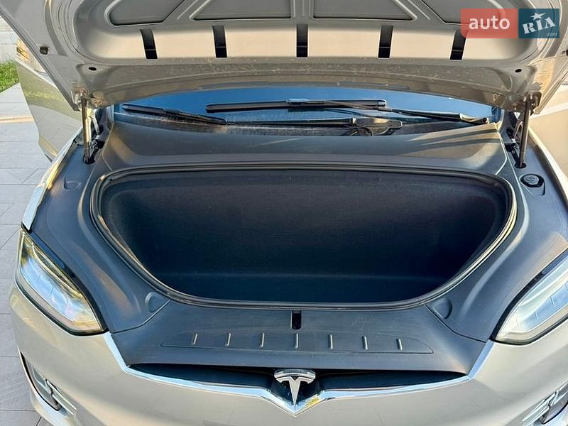 Позашляховик / Кросовер Tesla Model X 2018 в Львові фото 12 Позашляховик / Кросовер Tesla Model X 2018 в Львові