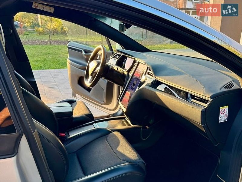 Позашляховик / Кросовер Tesla Model X 2018 в Львові фото 15 Позашляховик / Кросовер Tesla Model X 2018 в Львові