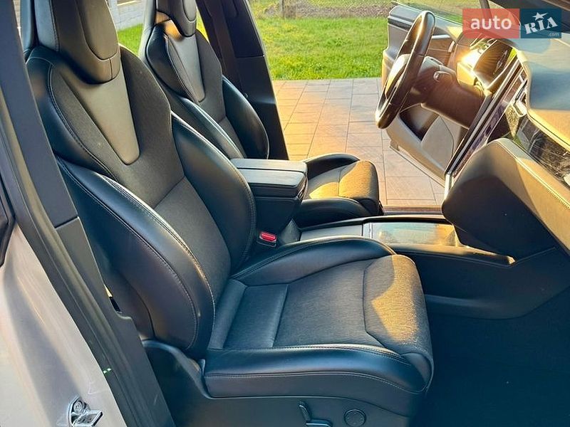 Позашляховик / Кросовер Tesla Model X 2018 в Львові фото 16 Позашляховик / Кросовер Tesla Model X 2018 в Львові