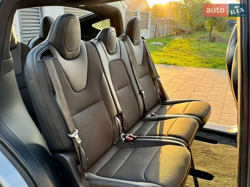 Позашляховик / Кросовер Tesla Model X 2018 в Львові фото 17 Позашляховик / Кросовер Tesla Model X 2018 в Львові