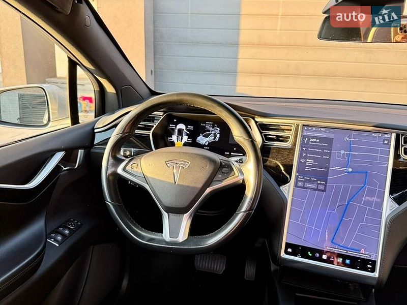 Позашляховик / Кросовер Tesla Model X 2018 в Львові фото 24 Позашляховик / Кросовер Tesla Model X 2018 в Львові