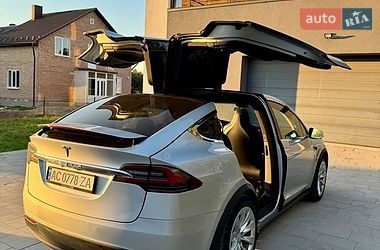 Позашляховик / Кросовер Tesla Model X 2018 в Львові фото 26 Позашляховик / Кросовер Tesla Model X 2018 в Львові
