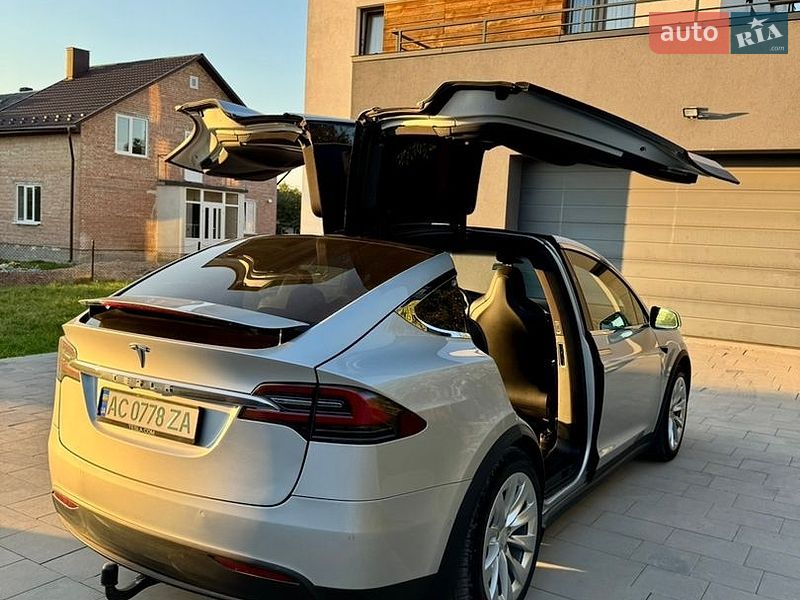 Позашляховик / Кросовер Tesla Model X 2018 в Львові фото 26 Позашляховик / Кросовер Tesla Model X 2018 в Львові
