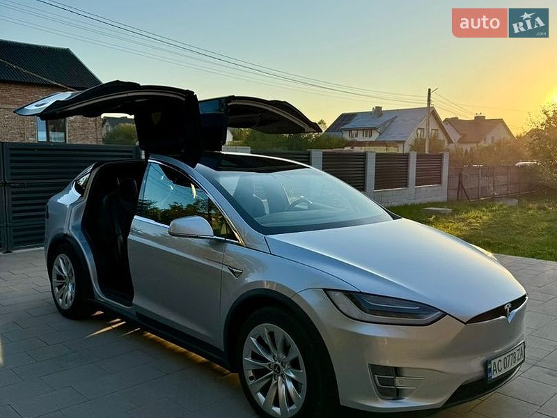 Позашляховик / Кросовер Tesla Model X 2018 в Львові фото 31 Позашляховик / Кросовер Tesla Model X 2018 в Львові