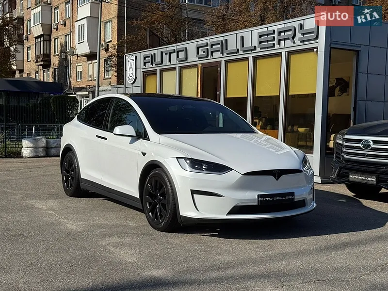 Tesla Model X 2023