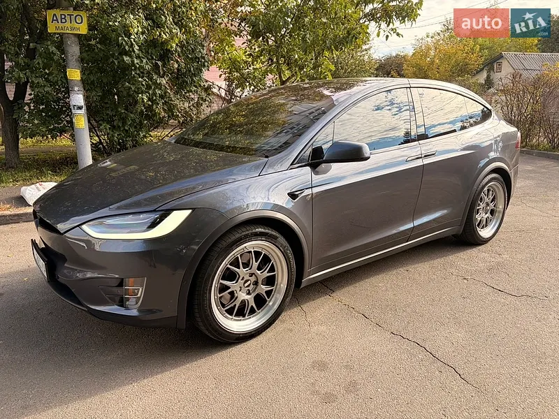 Tesla Model X 2018