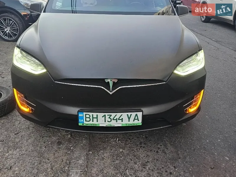 Tesla Model X 2018