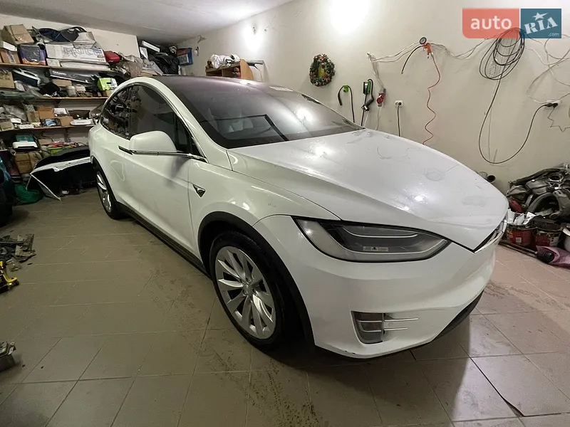 Tesla Model X 2018