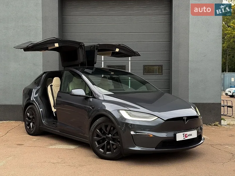 Tesla Model X 2022