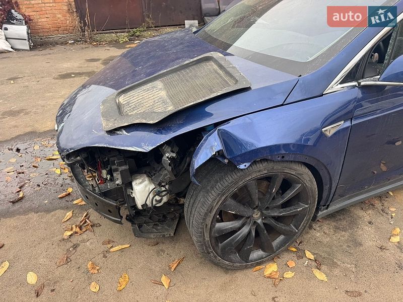 Позашляховик / Кросовер Tesla Model X 2016 в Немирові