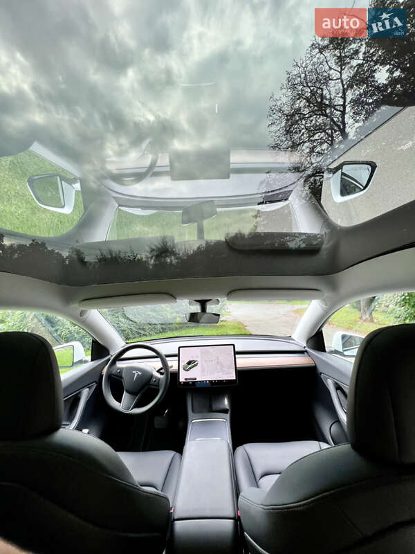 Внедорожник / Кроссовер Tesla Model Y 2021 в Киеве