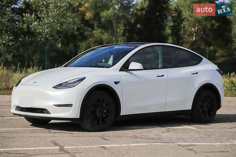Внедорожник / Кроссовер Tesla Model Y 2021 в Киеве