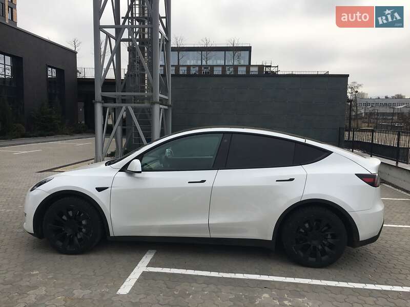 Внедорожник / Кроссовер Tesla Model Y 2020 в Киеве