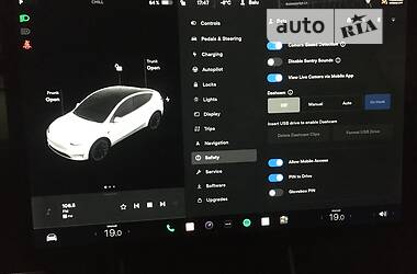 Внедорожник / Кроссовер Tesla Model Y 2020 в Киеве