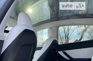 Внедорожник / Кроссовер Tesla Model Y 2021 в 