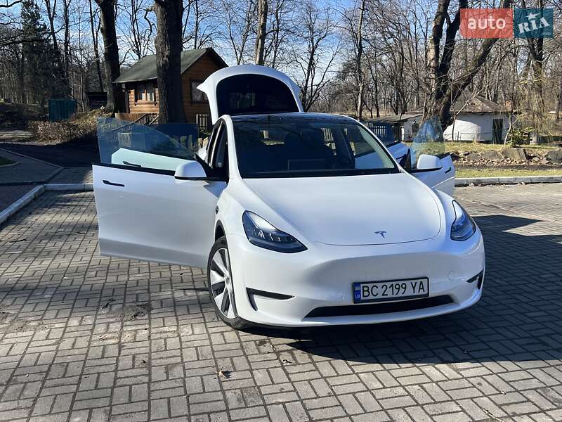 Универсал Tesla Model Y 2021 в Трускавце