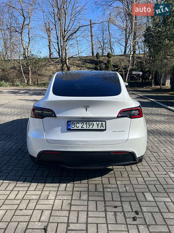 Универсал Tesla Model Y 2021 в Трускавце