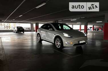 Внедорожник / Кроссовер Tesla Model Y 2020 в 