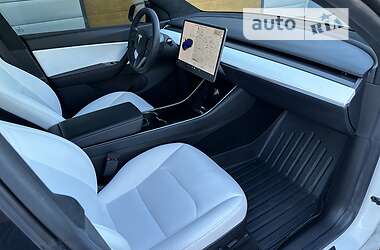 Внедорожник / Кроссовер Tesla Model Y 2020 в 