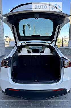 Внедорожник / Кроссовер Tesla Model Y 2020 в 