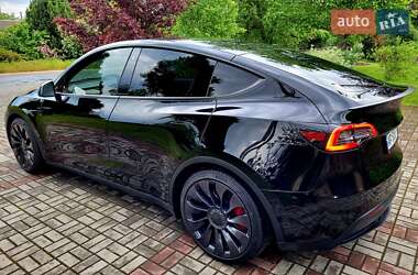 Внедорожник / Кроссовер Tesla Model Y 2021 в 