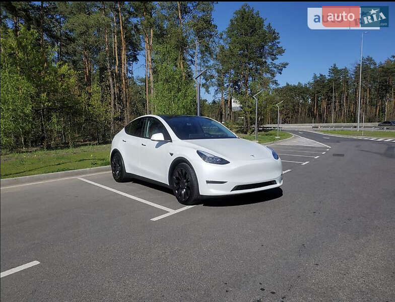 Внедорожник / Кроссовер Tesla Model Y 2020 в Киеве