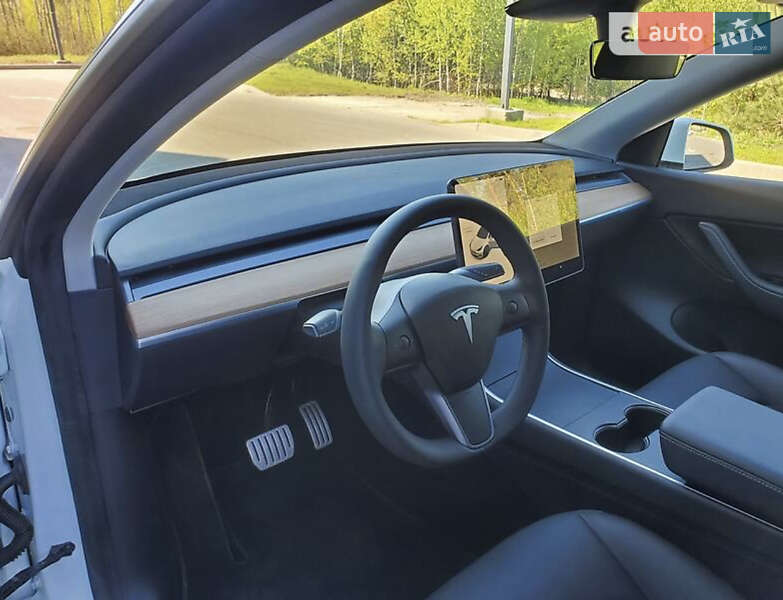 Внедорожник / Кроссовер Tesla Model Y 2020 в Киеве