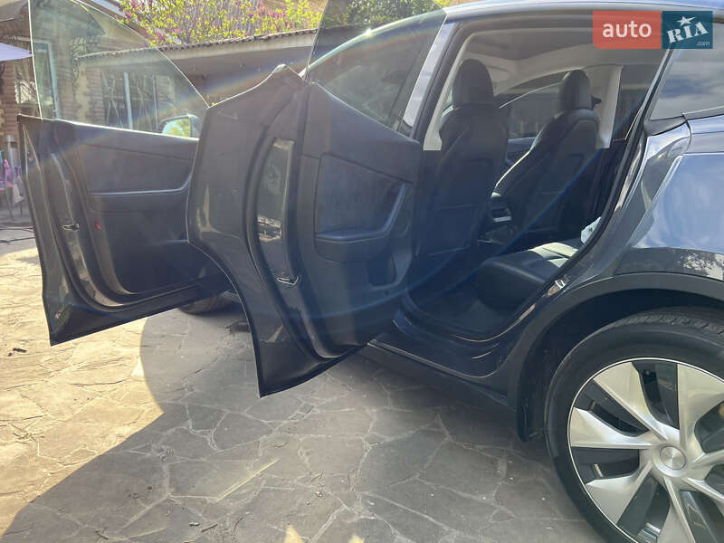 Внедорожник / Кроссовер Tesla Model Y 2022 в Киеве