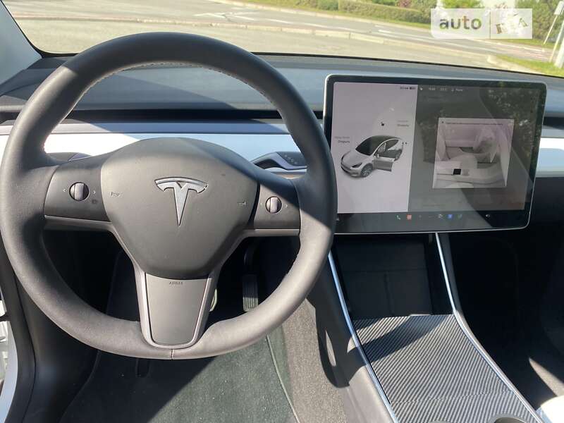 Позашляховик / Кросовер Tesla Model Y 2021 в Києві фото 21 Позашляховик / Кросовер Tesla Model Y 2021 в Києві