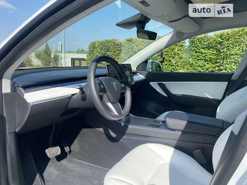 Позашляховик / Кросовер Tesla Model Y 2021 в Києві фото 25 Позашляховик / Кросовер Tesla Model Y 2021 в Києві