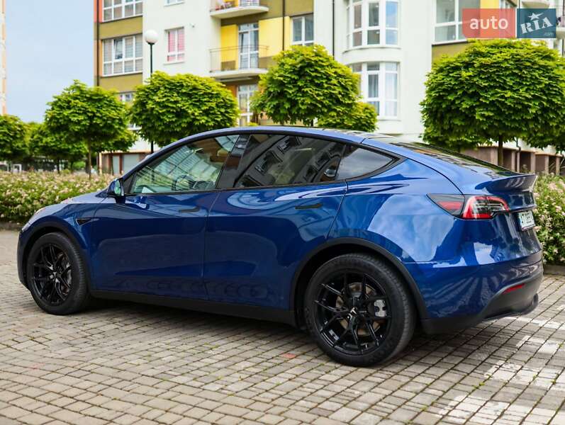 Позашляховик / Кросовер Tesla Model Y 2021 в Івано-Франківську