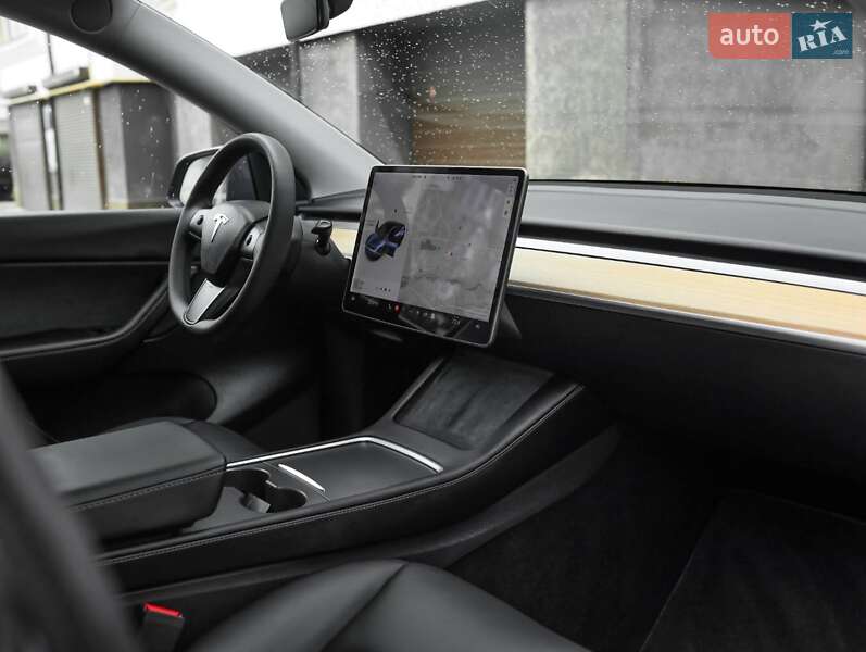 Позашляховик / Кросовер Tesla Model Y 2021 в Івано-Франківську