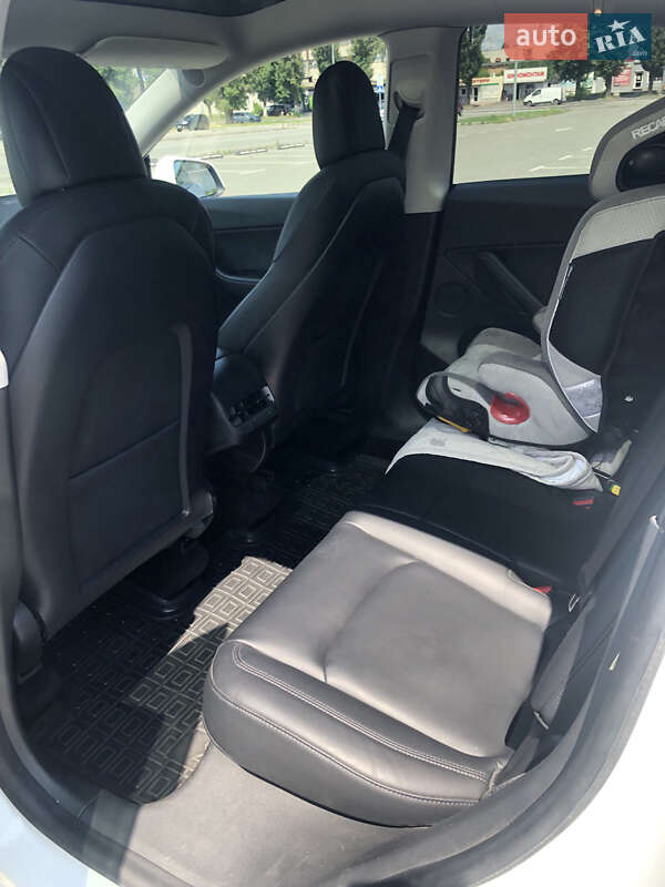 Внедорожник / Кроссовер Tesla Model Y 2020 в Киеве