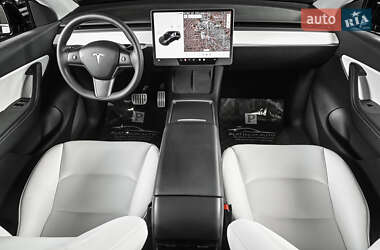 Внедорожник / Кроссовер Tesla Model Y 2021 в 
