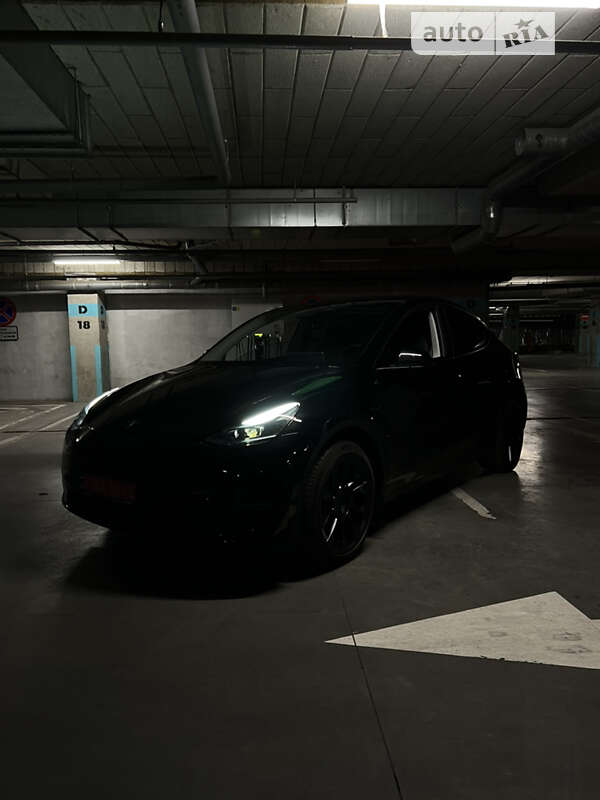Tesla Model Y 2022