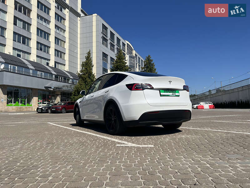 Позашляховик / Кросовер Tesla Model Y 2021 в Львові