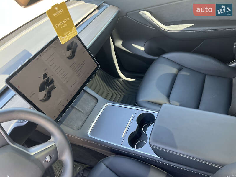 Позашляховик / Кросовер Tesla Model Y 2021 в Львові