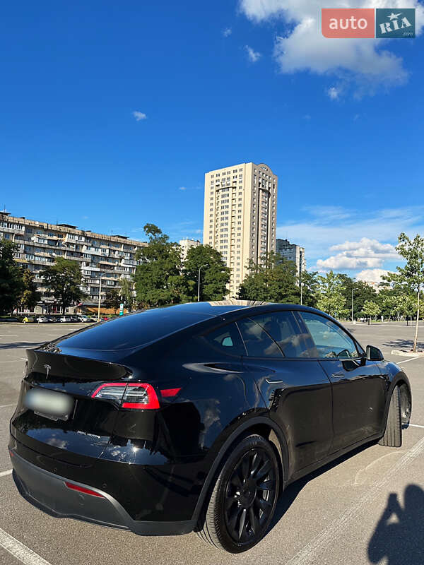Внедорожник / Кроссовер Tesla Model Y 2021 в Киеве