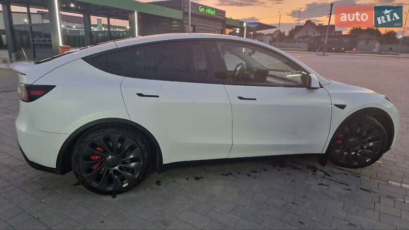 Tesla Model Y 2022