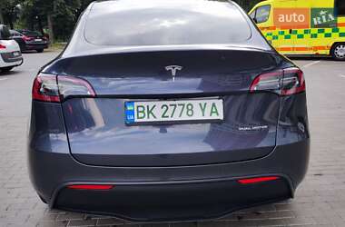 Внедорожник / Кроссовер Tesla Model Y 2021 в Ровно