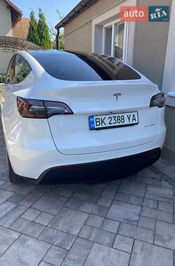 Позашляховик / Кросовер Tesla Model Y 2021 в 